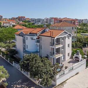 villa-mihaela-trogir-21223-2.hotels-in-trogir.com/